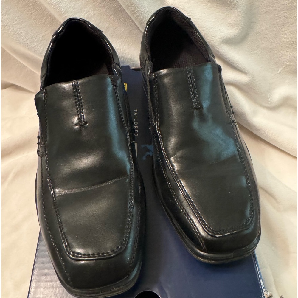 Gently used Black Slip On Stafford Boys Suze US 2 M